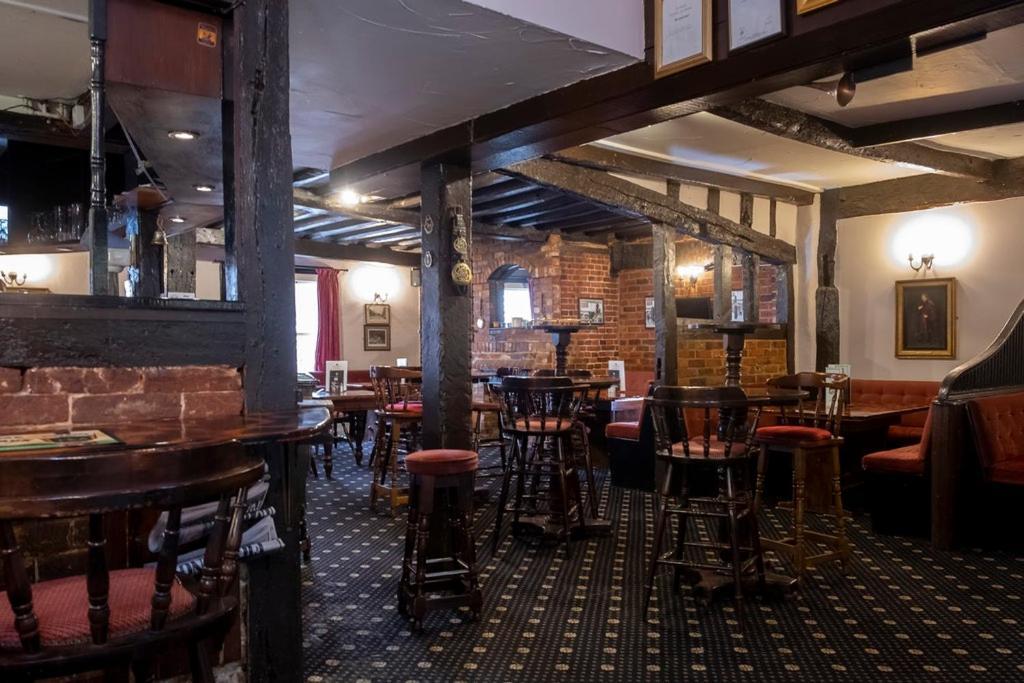 The Crown Hotel Alton (Hampshire) Exterior foto